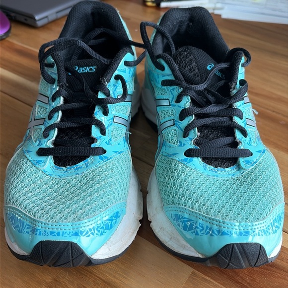 Women’s Asics shoes - Picture 8 of 8